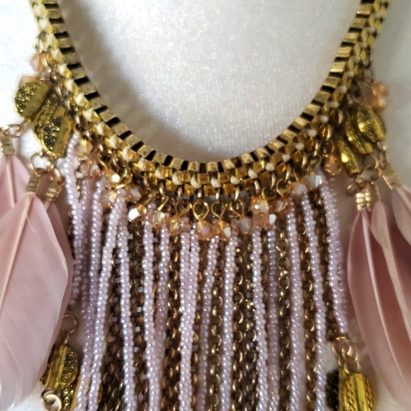 Gorgeous feathered necklace - Picture 3 of 4